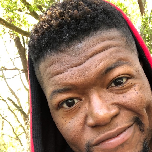 Meet your Posher, Derrez - Picture 2 of 2